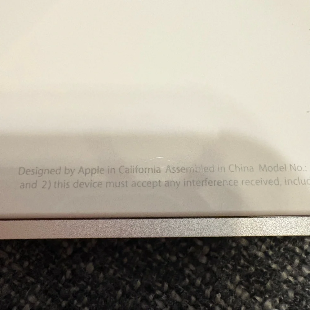 Apple Wireless Bluetooth Magic Keyboard A1314 for Mac Silver/White WORKS!